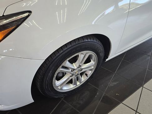Used 2018 Chevrolet Cruze LT image 30