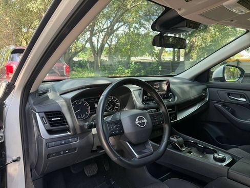 Used 2025 Nissan Rogue SV AWD/4WD image 33