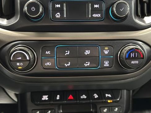 Used 2020 Chevrolet Colorado Z71 image 35