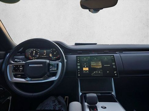 Used 2025 Land Rover Range Rover SE AWD/4WD image 14