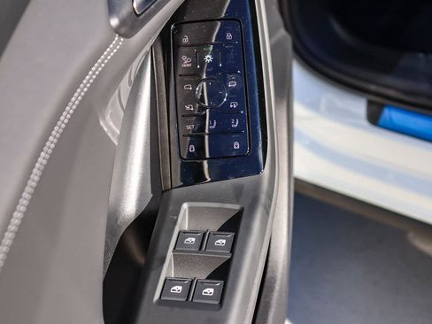 New 2025 Audi Q6 e-tron Premium Plus image 26