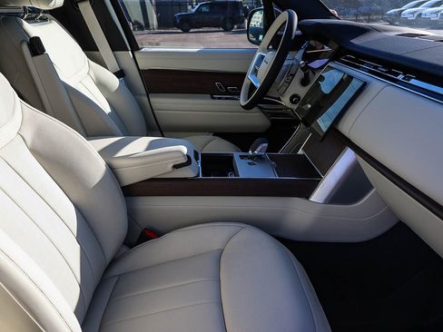 Used 2025 BMW X5 M Competition w/ Executive Package image 17