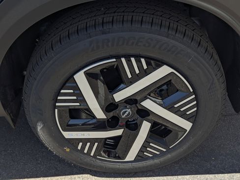 New 2026 Nissan Kicks SV image 7