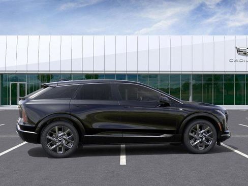 New 2026 Cadillac Optiq Luxury 2 image 2