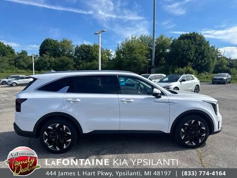 Certified 2025 Kia Sorento SX FWD image 6