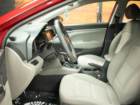 Used 2020 Hyundai Elantra SE FWD image 8