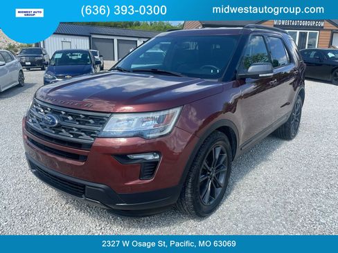 Used 2018 Ford Explorer XLT w/ Equipment Group 202A AWD/4WD image 1