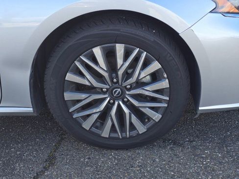 Used 2023 Nissan Altima 2.5 SV image 9