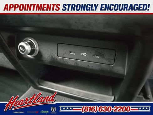 Used 2024 Porsche Cayenne w/ Premium Package AWD/4WD image 86
