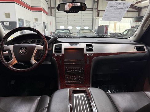 Used 2014 Cadillac Escalade Premium AWD/4WD image 21