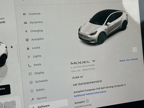 Used 2023 Tesla Model Y Long Range image 24