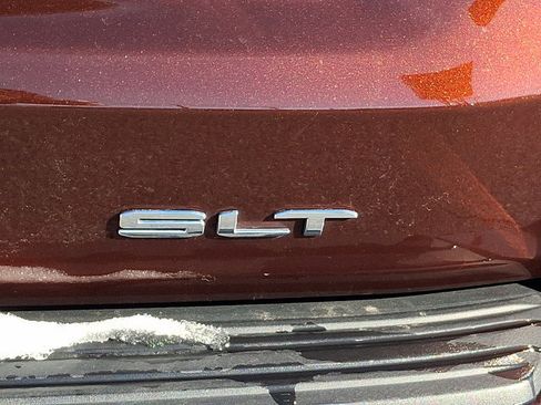 Used 2022 GMC Yukon SLT w/ SLT Luxury Package image 34