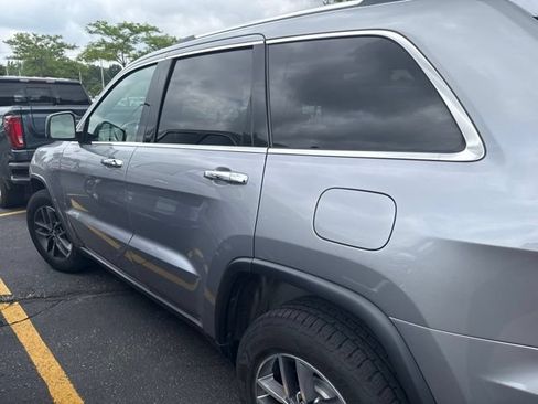 Used 2018 Jeep Grand Cherokee Limited AWD/4WD image 2