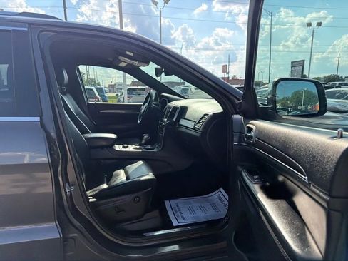 Used 2018 Jeep Grand Cherokee Limited AWD/4WD image 15