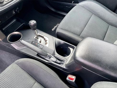 Used 2013 Toyota RAV4 XLE image 17