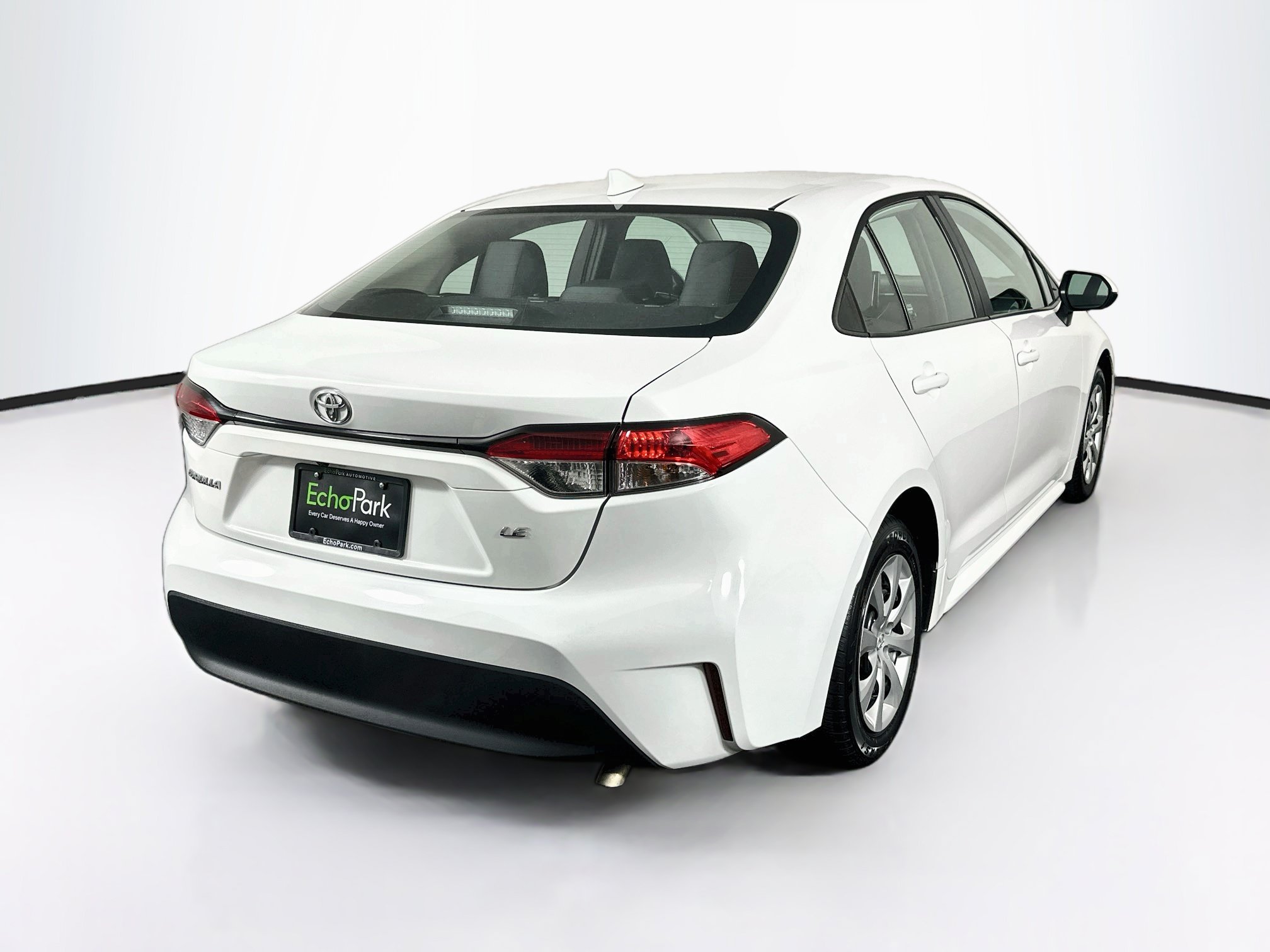 Used 2025 Toyota Corolla LE FWD image 9