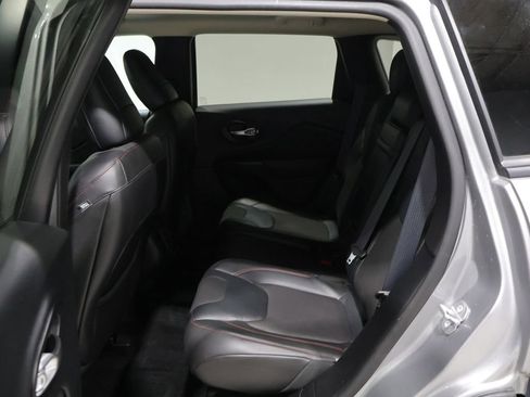 Used 2015 Jeep Cherokee Trailhawk image 18