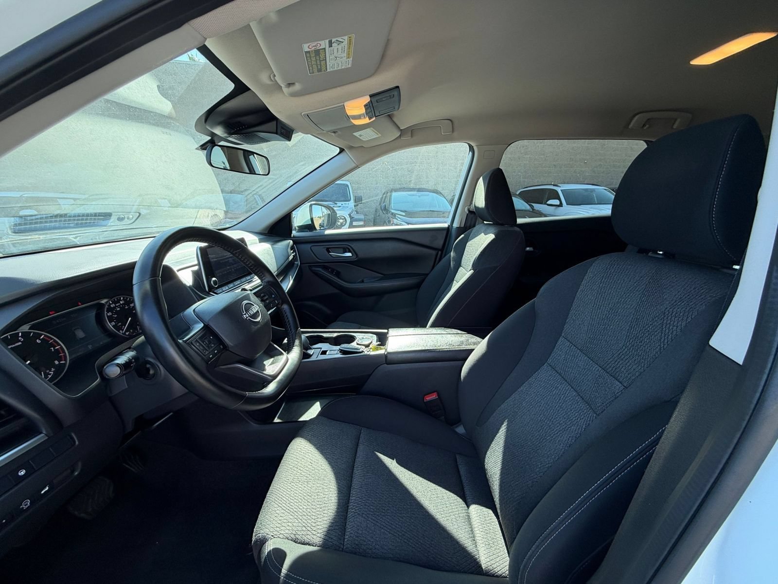 Used 2025 Nissan Rogue SV AWD/4WD image 28