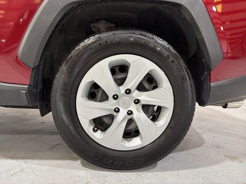 Used 2019 Toyota RAV4 LE image 32
