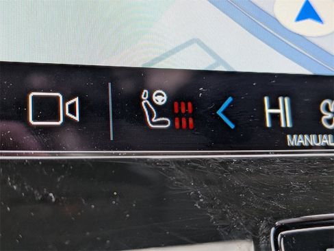 Certified 2025 Volvo XC40 B5 Plus image 25