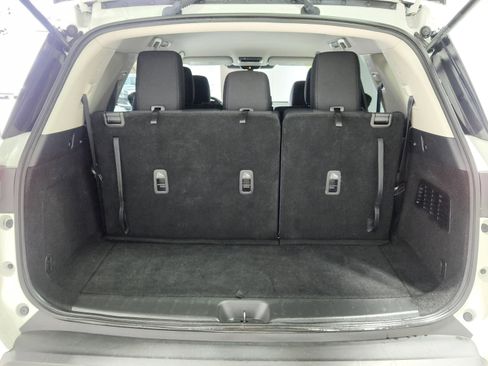 Used 2024 Nissan Pathfinder SV image 14