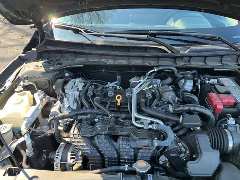 Used 2025 Nissan Altima 2.5 SV image 32