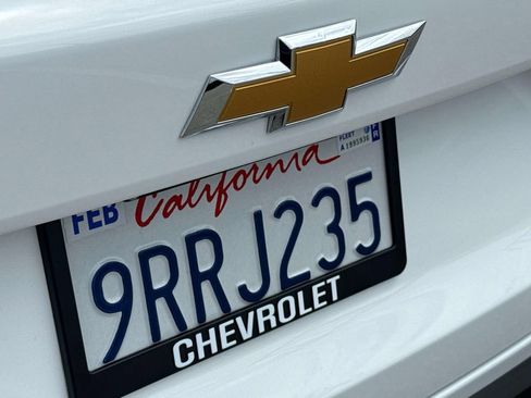 Used 2025 Chevrolet Trax LT FWD image 6