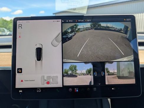 Used 2022 Tesla Model Y Long Range AWD/4WD image 27