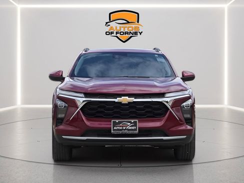 Used 2025 Chevrolet Trax LT FWD image 7