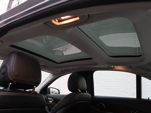 Used 2016 Mercedes-Benz C 300 4dr Sdn C 300 Luxury 4MATIC image 29