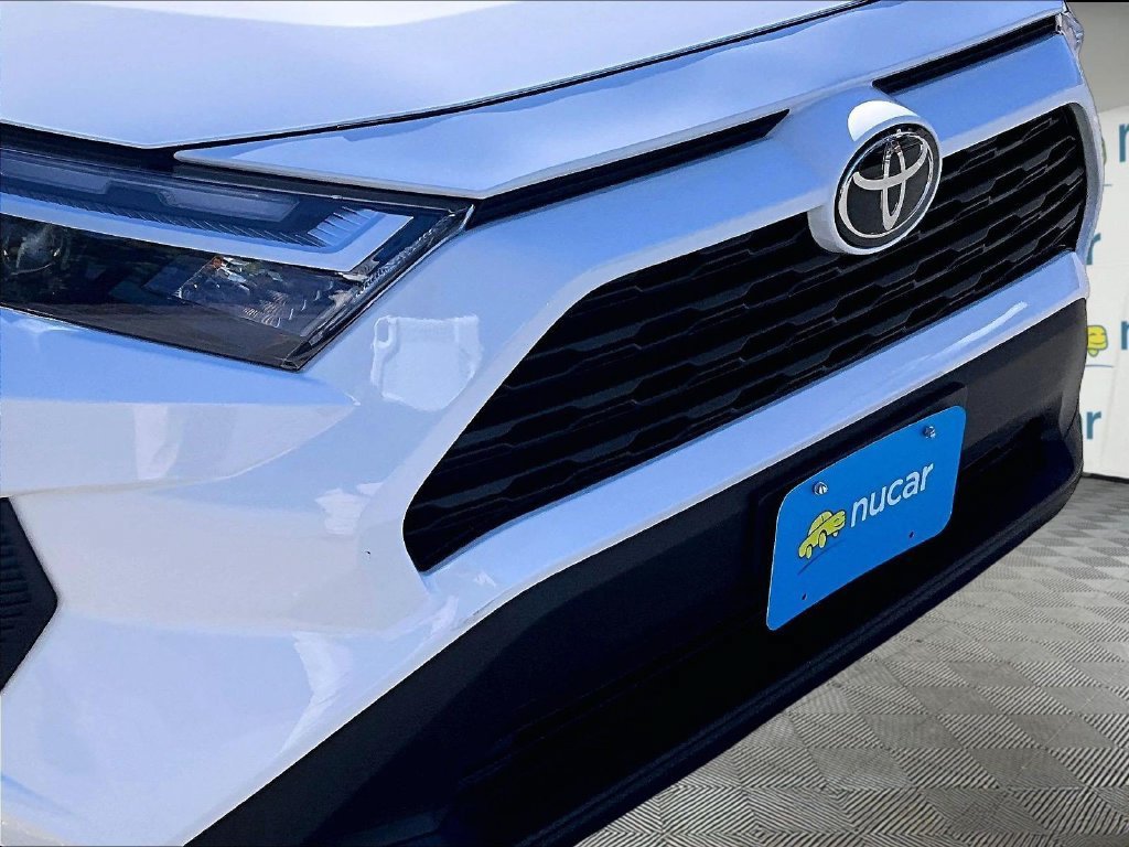 Used 2024 Toyota RAV4 LE AWD/4WD image 32