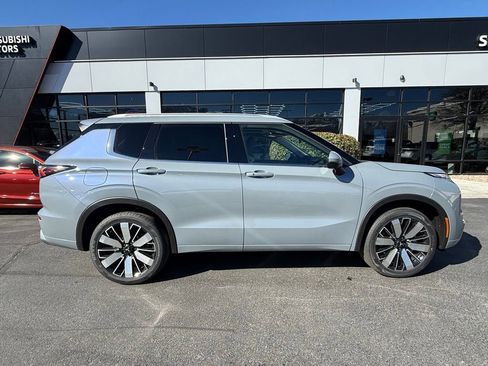 New 2026 Mitsubishi Outlander SEL image 8
