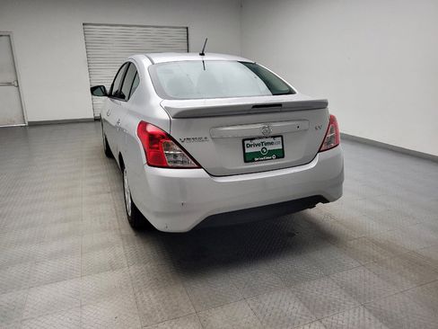 Used 2018 Nissan Versa SV FWD image 6