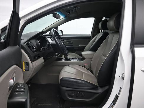 Used 2020 Kia Sedona EX FWD image 23