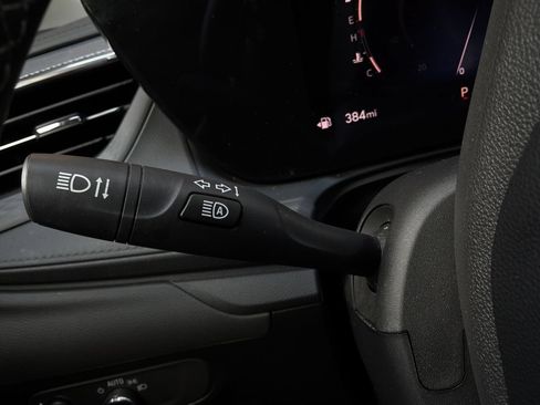 Used 2025 Buick Encore GX Preferred FWD image 34