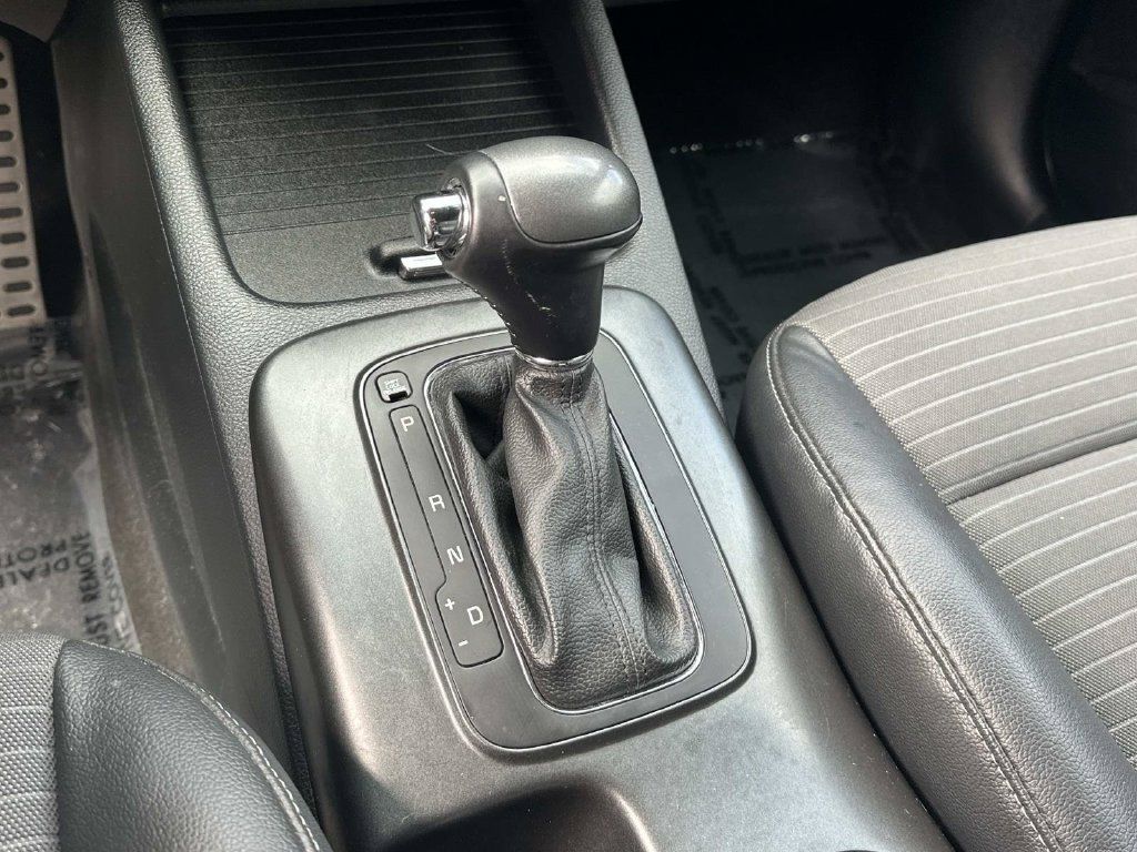 Used 2016 Kia Forte SX FWD image 15
