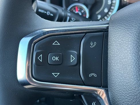 Used 2025 RAM 1500 Laramie AWD/4WD image 36