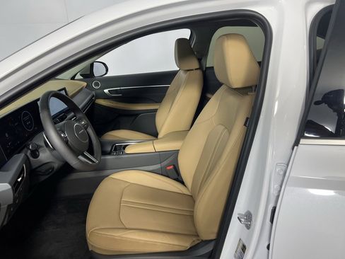 Used 2025 Hyundai Sonata Limited w/ Winter Weather Package image 21