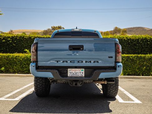 Used 2019 Toyota Tacoma TRD Off-Road w/ Technology Package AWD/4WD image 6