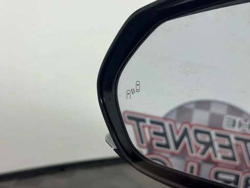 Used 2019 Toyota Prius XLE image 40