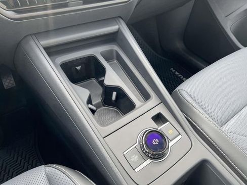New 2026 Volkswagen Tiguan SE FWD image 21