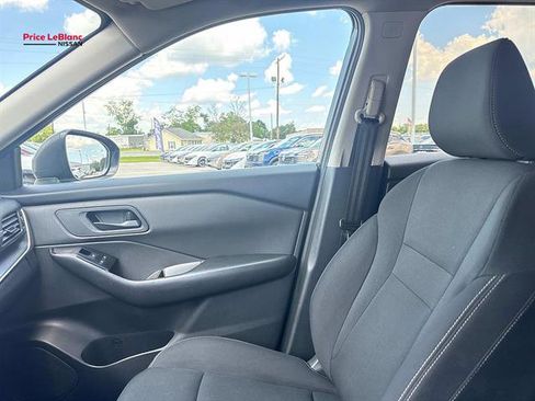 Used 2024 Nissan Rogue S FWD image 15