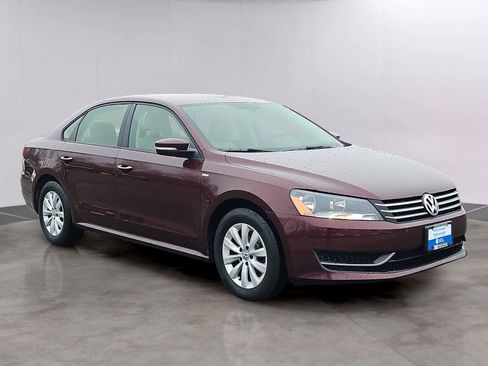 Used 2013 Volkswagen Passat Wolfsburg Edition image 3