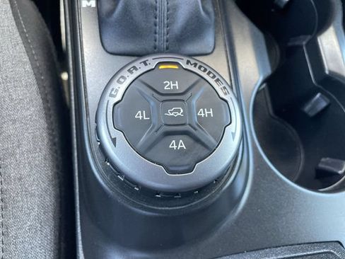 Used 2021 Ford Bronco Big Bend w/ Sasquatch Package AWD/4WD image 17