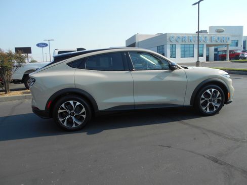 New 2025 Ford Mustang Mach-E Select image 30