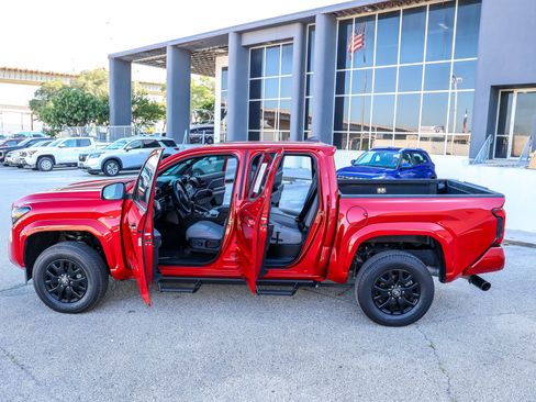 Certified 2026 Toyota Tacoma SR5 AWD/4WD image 13
