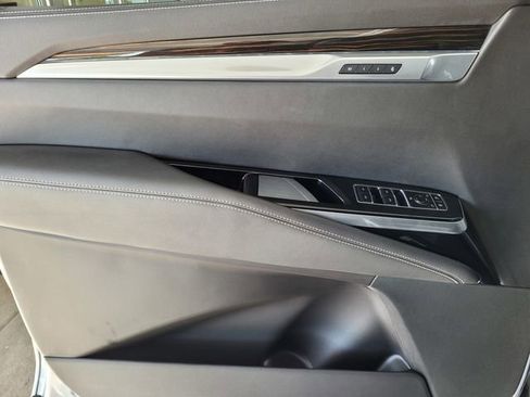 Certified 2025 Cadillac Escalade Premium Luxury AWD/4WD image 18