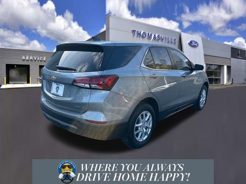 Used 2024 Chevrolet Equinox LT w/ Driver Convenience Package image 3