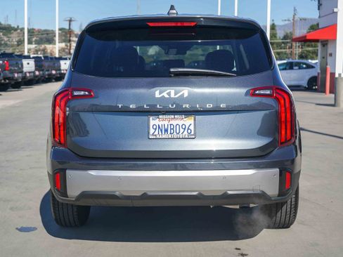 Used 2024 Kia Telluride LX image 8