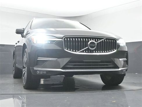 Used 2022 Volvo XC60 B5 Inscription w/ Protection Package Premier image 37
